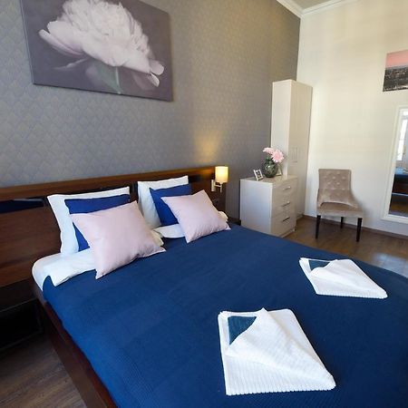 בודפשט Orangehomes 4 Bdrm Apartment View To Synagogue מראה חיצוני תמונה